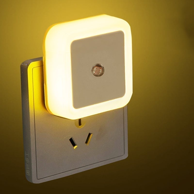 LED natlampe med lysaktiveret sensor