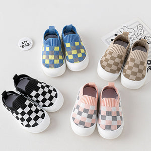 Skridsikre gå-sko med blød sål til småbørn