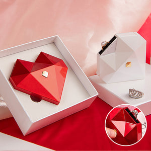 Hjerteformet smykkeskrin til de specielle øjeblikke