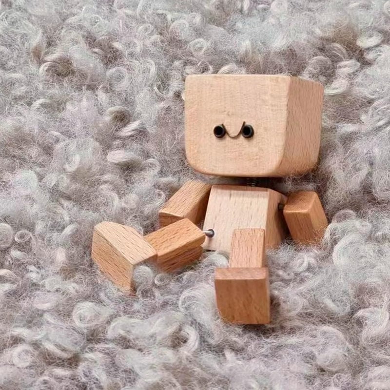 Rystende træmandsfigur