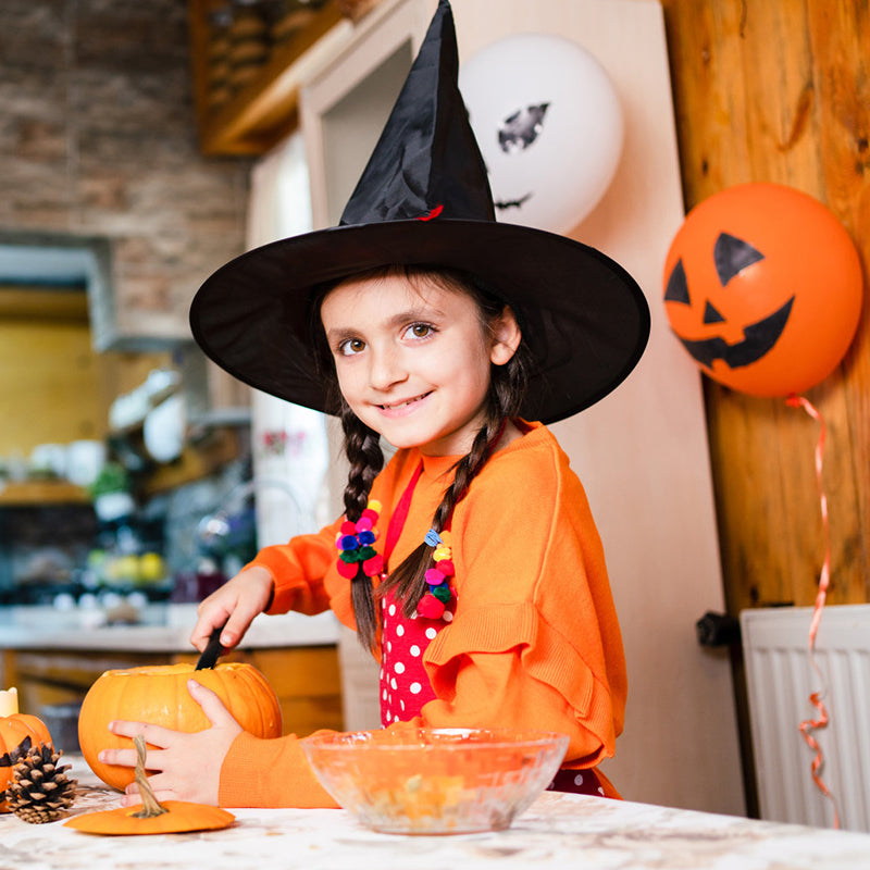 Halloweenfest kostumetilbehør med hængende heksehatte