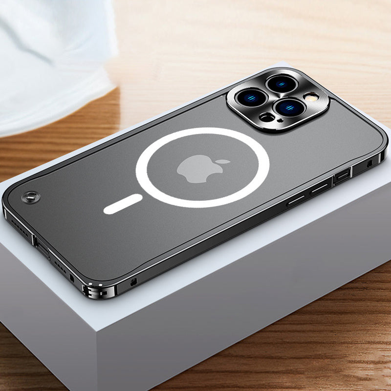 Magnetisk opladende iPhone cover i metalstel