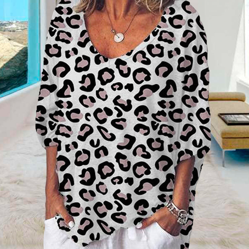 Leopardprints T-shirt med V-hals og Halve Ærmer