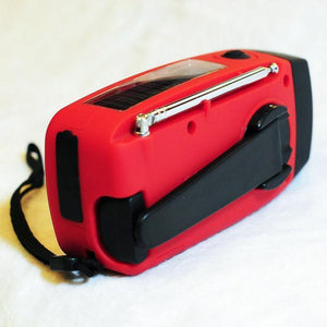 Solcelledreven radio med LED lommelygte og håndsving