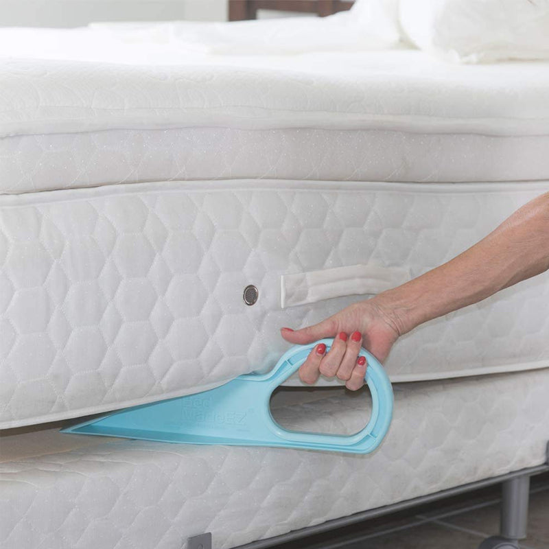 Handy værktøj til sengefremstilling og løft af madrasser