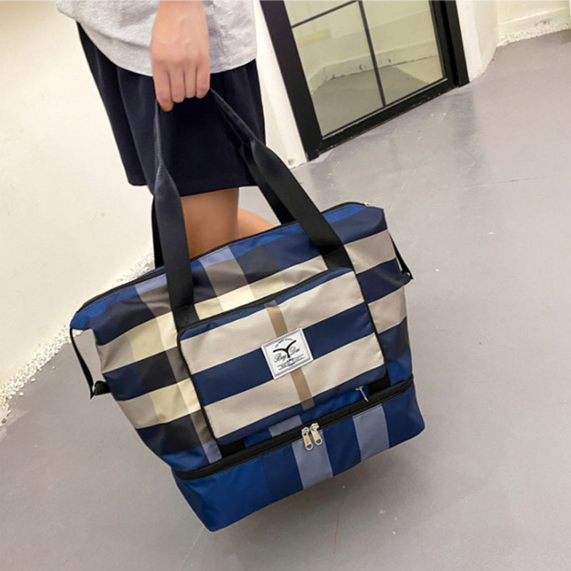 Checkered holdall with large capacity